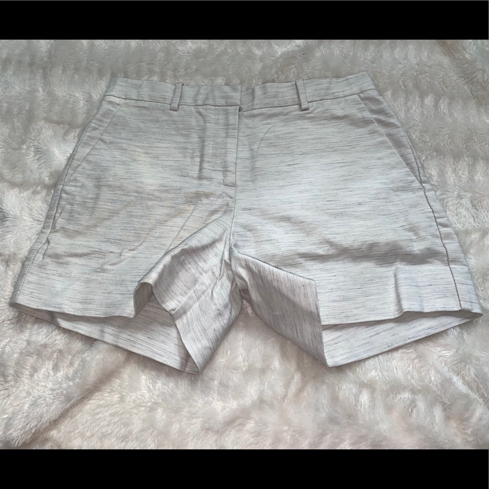 Gap Tailored Shorts Light Grey Heathered 2R.
